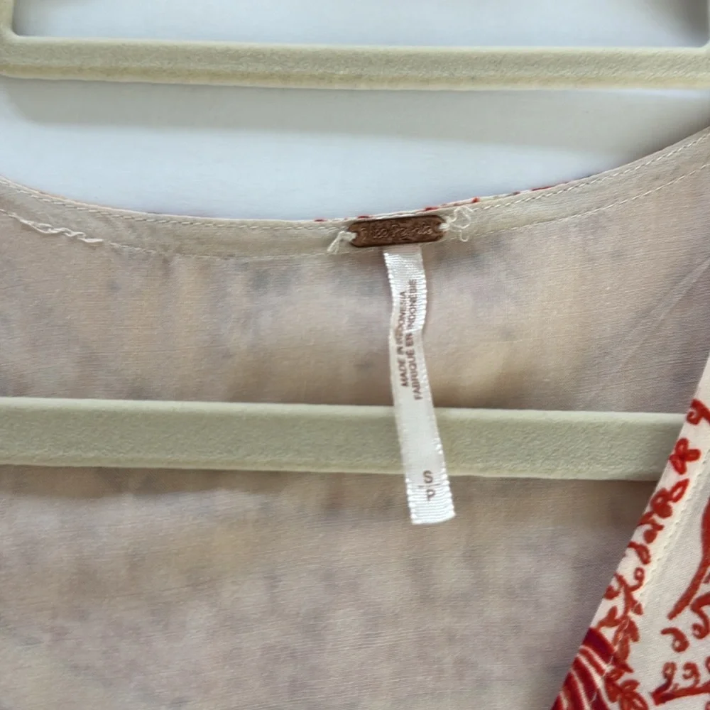 Free People Elegant Cream and Red Patterned Blouse size Small - Picture 4 of 9